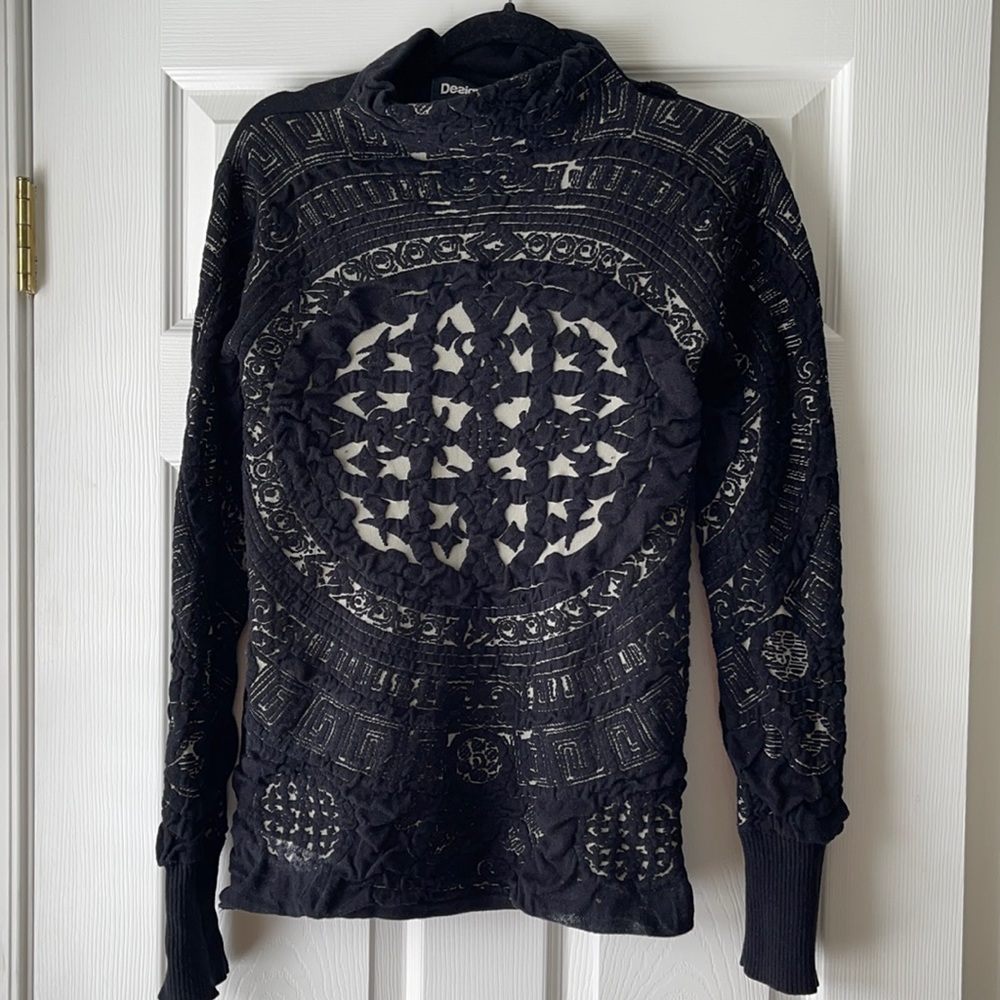 Desigual women’s textured sweater size M